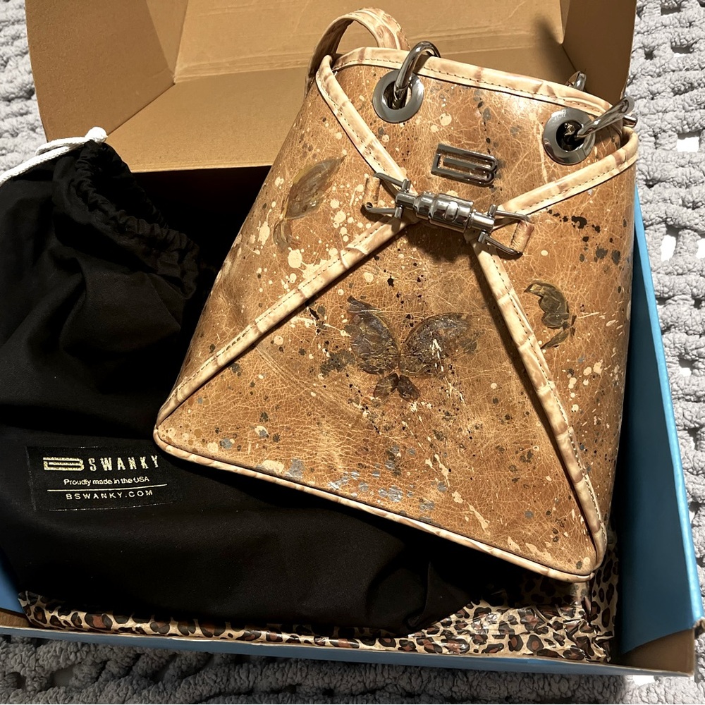 NEW BSWANKY Cork Purse Hand-painted!
